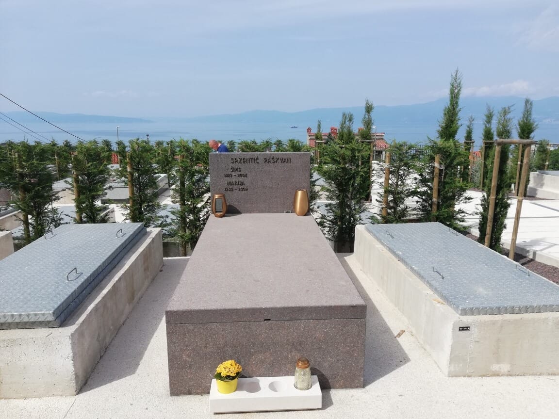 grave monument Porfido, burnt