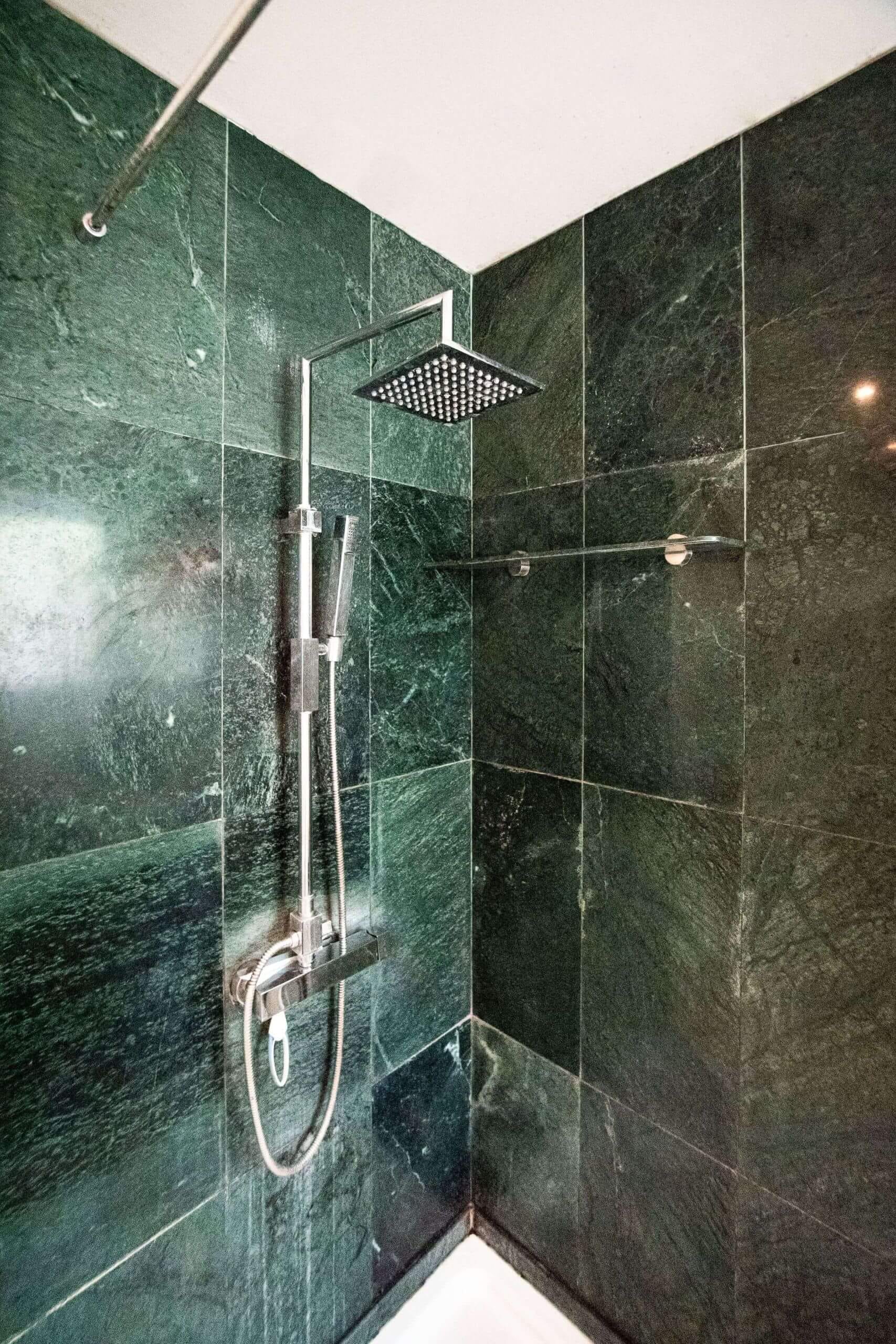 bathroom Verde Guatemala, polished