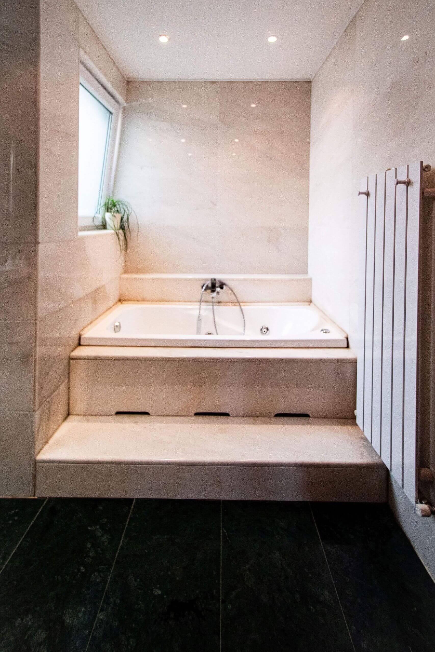 bathroom Rosa Portugallo, polished