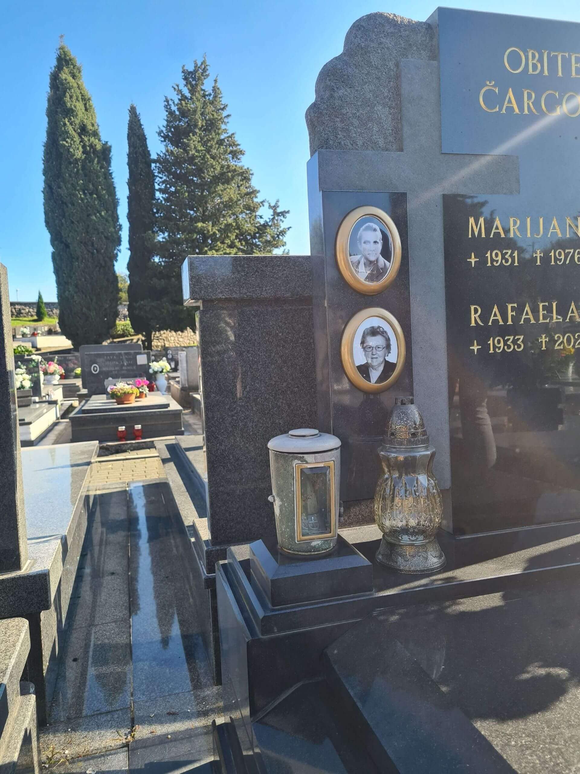 Tombstone Nero Assoluto, Polished