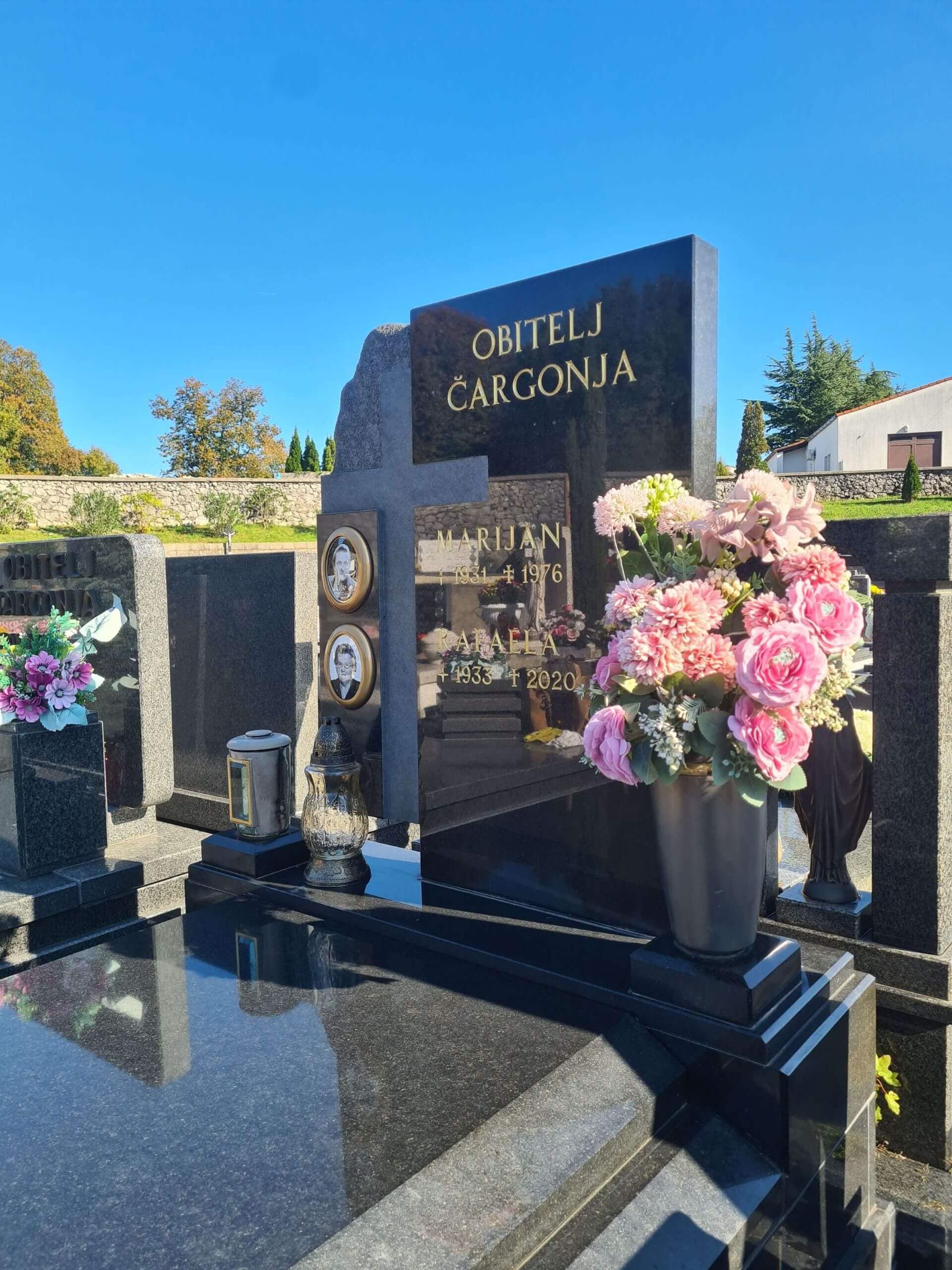 grave monument Nero Assoluto, polished