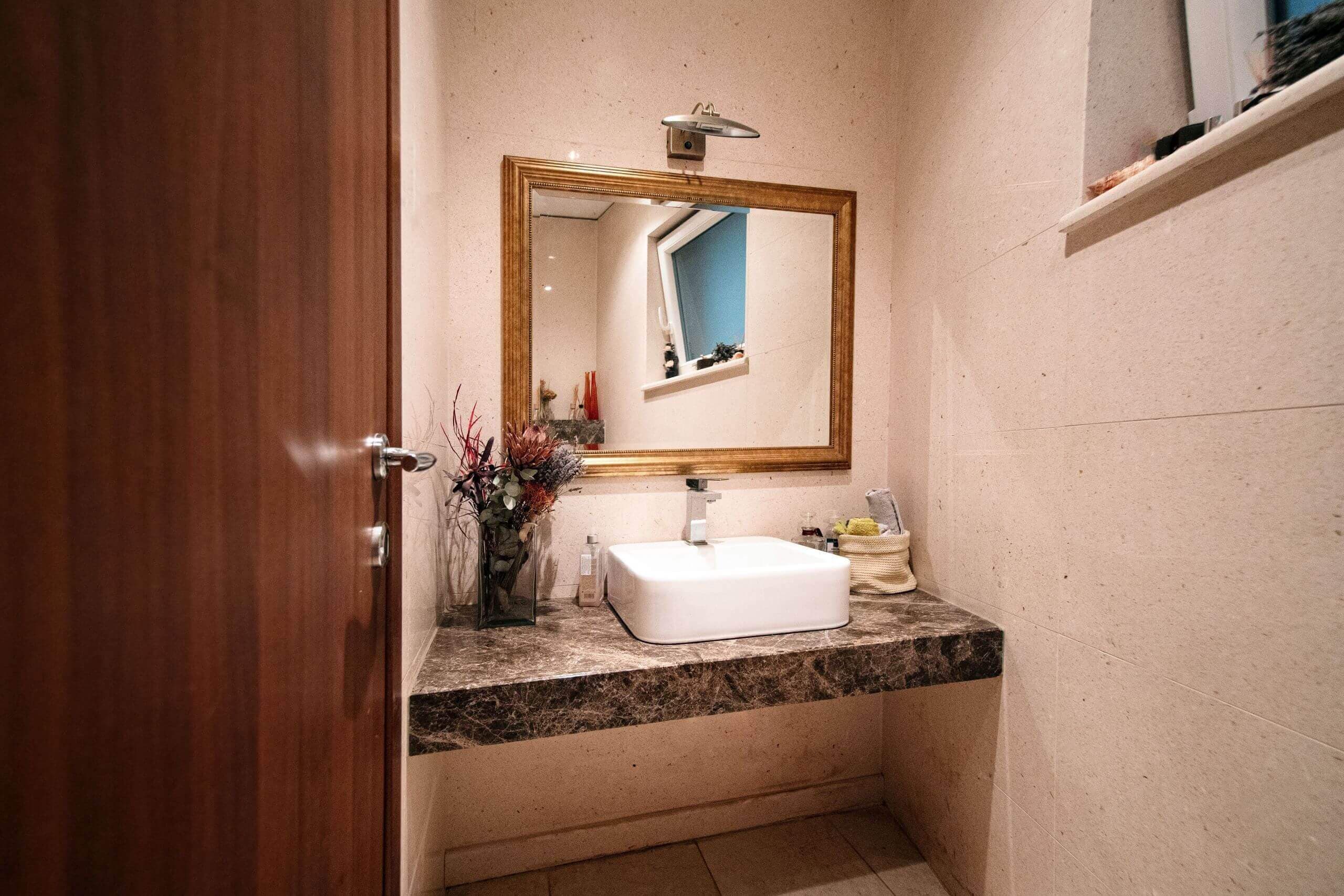 bathroom Emperador, polished