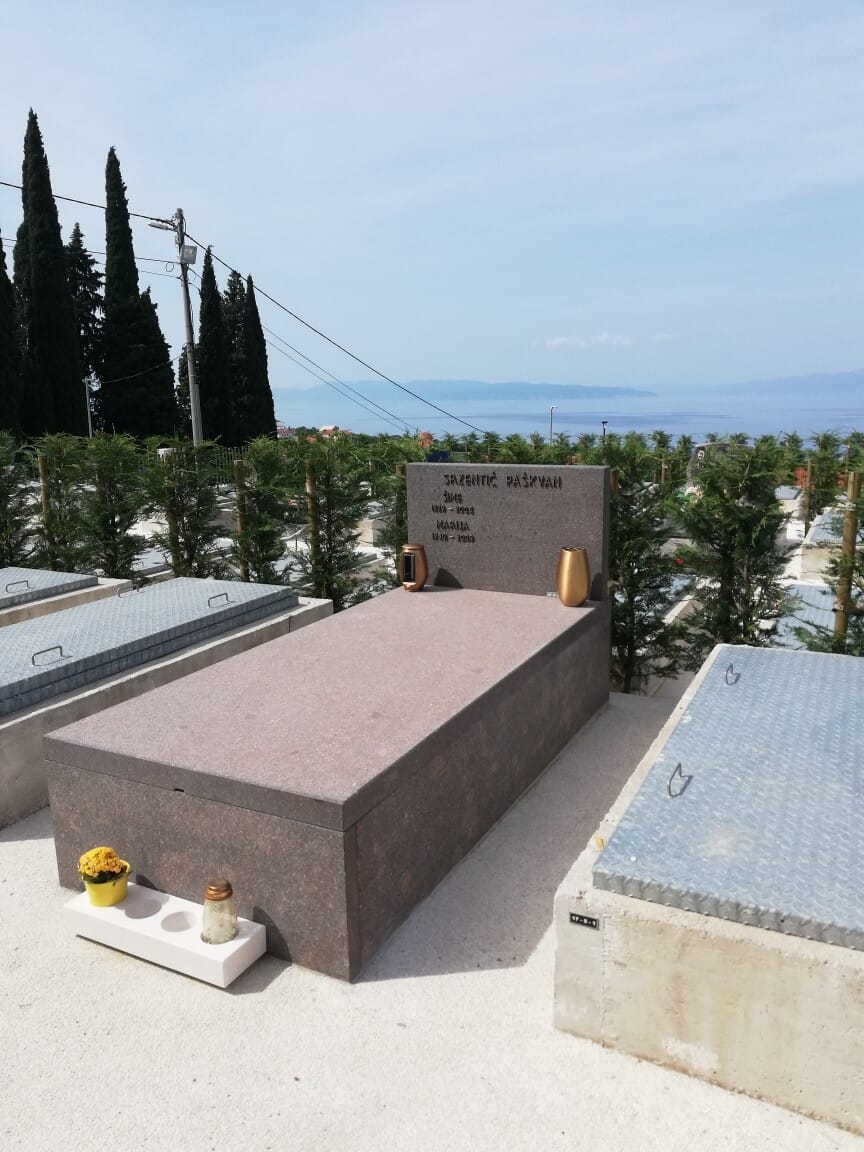 grave monument Porfido, burnt